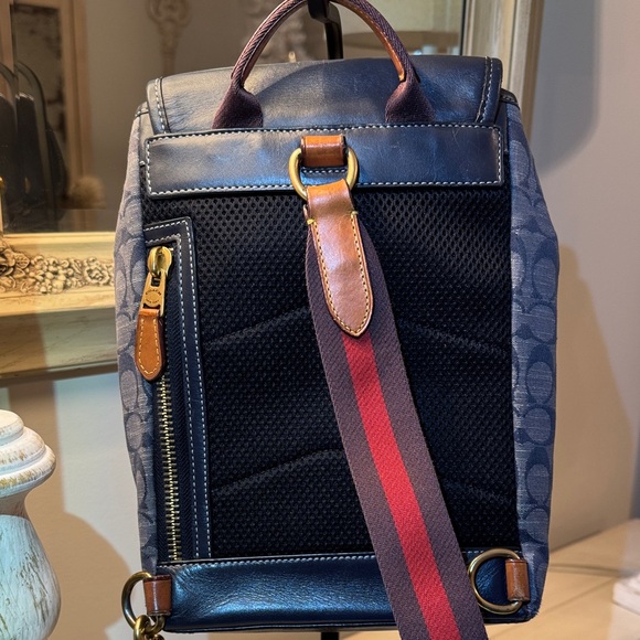 Coach Heritage Pack - Chambray Denim and Navy Leather - Picture 5 of 15